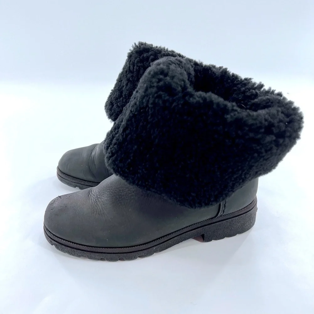 Sorel Black Leather Winter  Pull on Womens Boots size 6